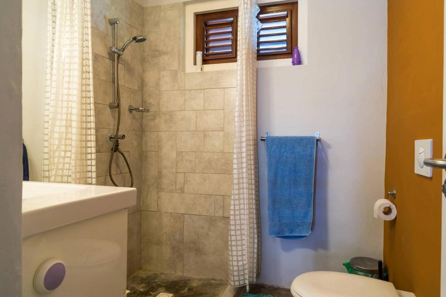 Bario Hotel Willemstad Habitación foto